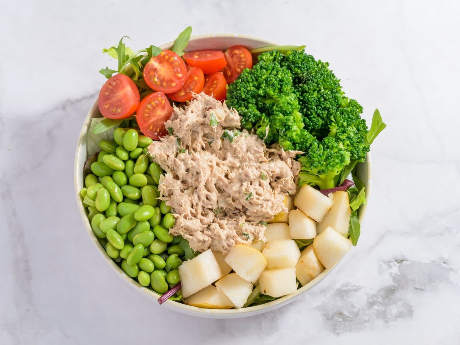 Low-Cal Tuna Bowl von oben