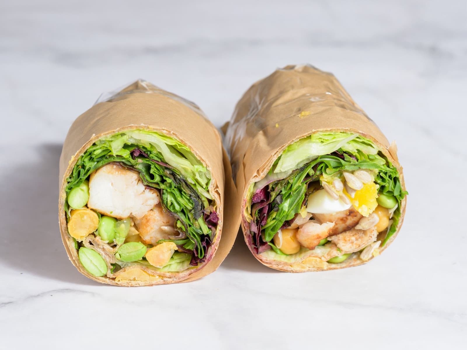 Aufgeschnittener High Protein Chicken Wrap